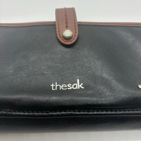 The Sak Iris Smartphone Black Leather Crossbody Bag Wallet W/ Brown Strap - Picture 5 of 7